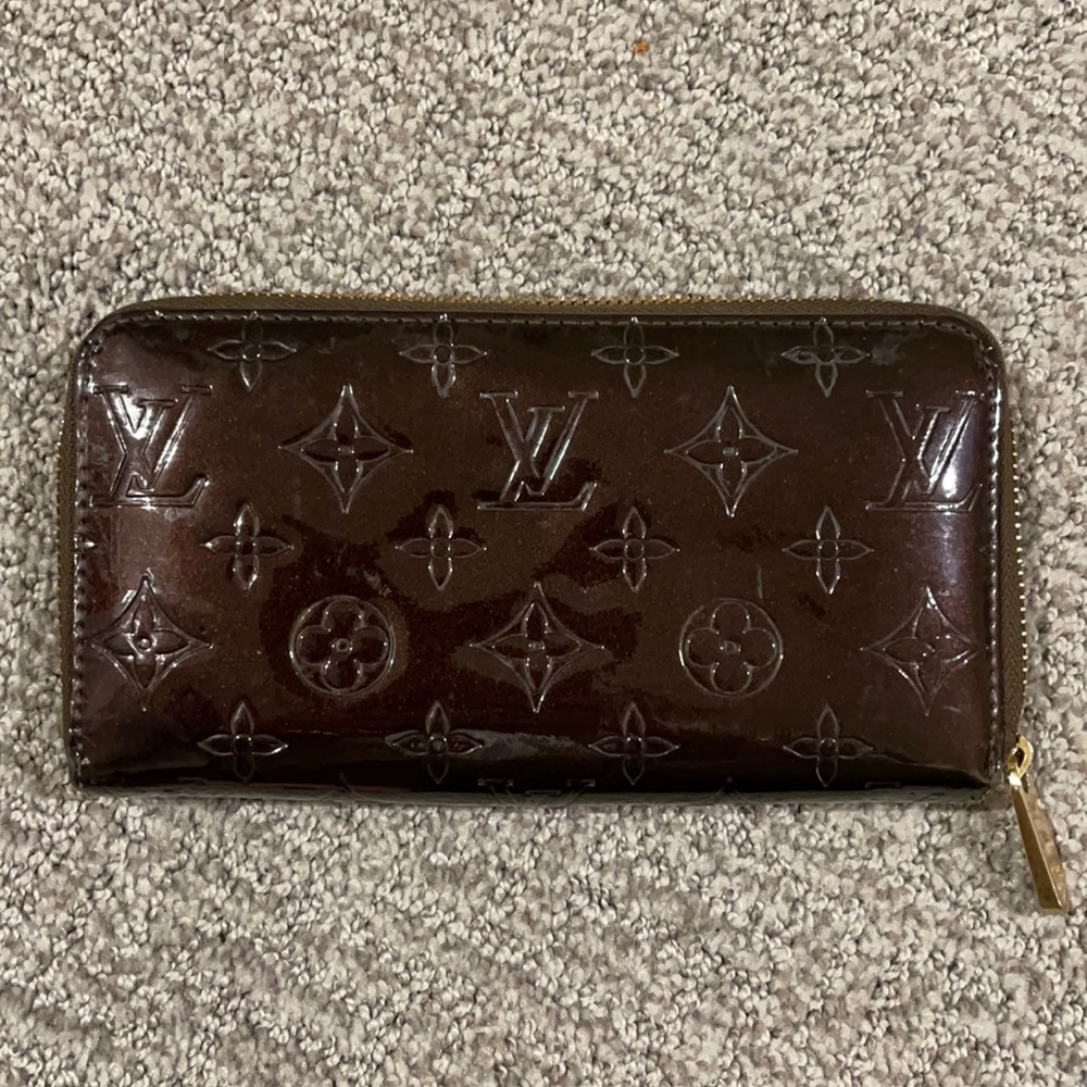 Louis Vuitton Vernis Zippy Wallet Amarante